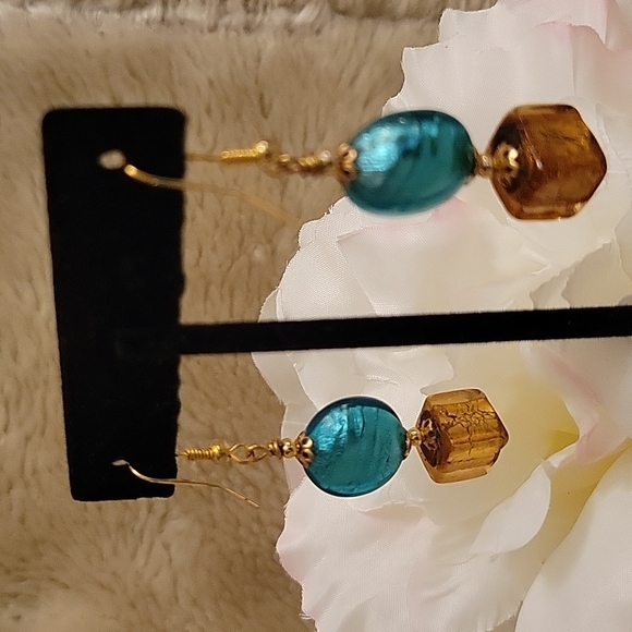 Murano Earrings Turquoise Disc Glass and Gold Cube Glass - Picture 4 of 5